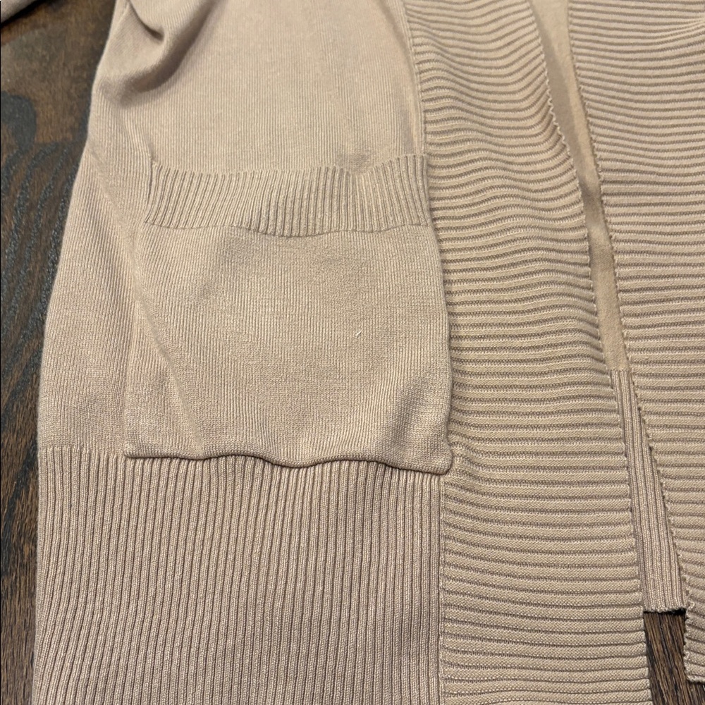 Voianlimo Women's Charcoal Black and Tan Cardigan Sweaters Set Of 2 Size Small - Picture 10 of 10
